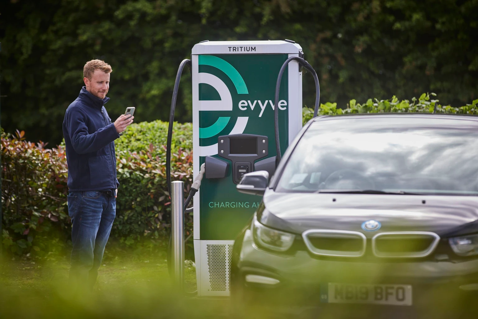 Driver app, roaming, data: How evyve runs its 100% renewable energy UK rapid network on Monta