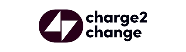 Symbol in Form eines stilisierten "C" und "Zahlensymbol" in Violett und Schwarz, mit dem Schriftzug "charge2change" rechts daneben.